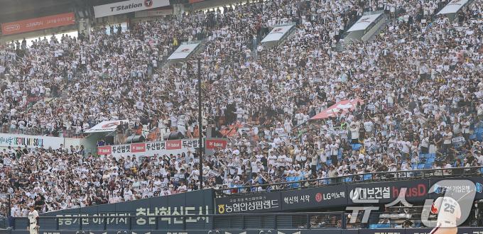 [사진] 285경기 만에 400만 관중 돌파한 KBO리그