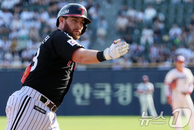 [사진] 오스틴, 쐐기 투런포