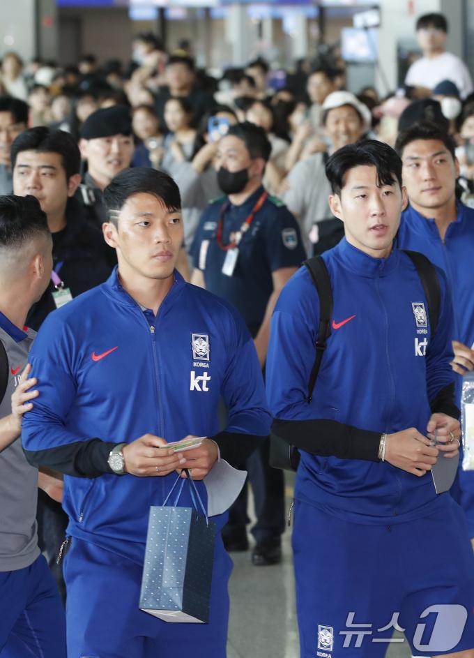 [사진] 손흥민 황희찬, 보기만 해도 든든한 투샷