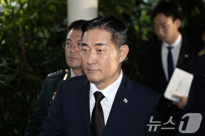 [사진] 한미일 회담장 향하는 신원식 장관