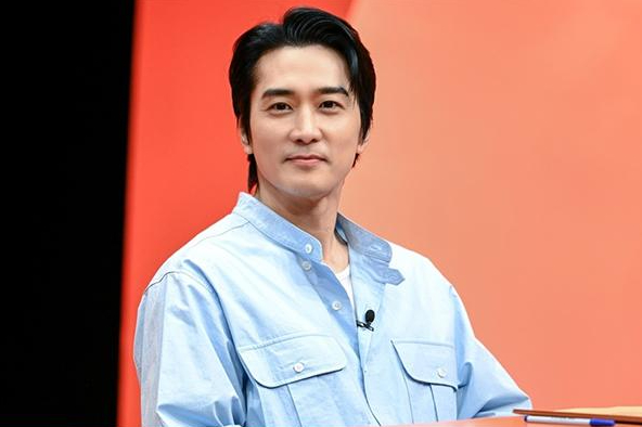 방송인 신동엽이 배우 송승헌에 대해 "방송에서 점잖은 척하는 게 꼴 보기 싫다"고 농담했다. /사진=SBS 제공