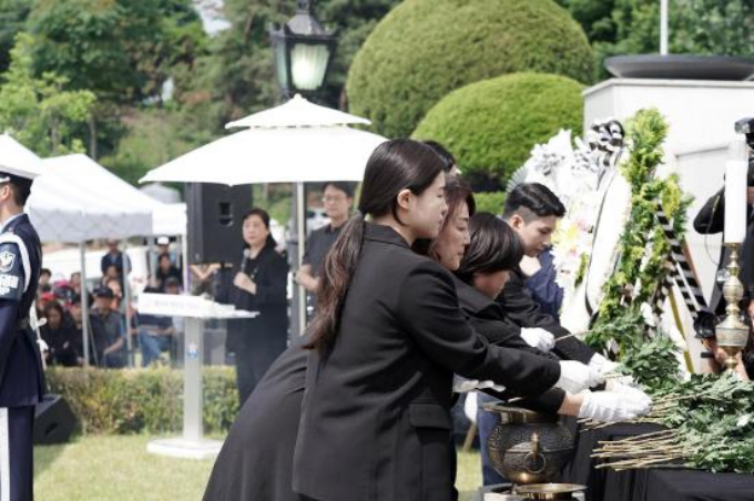 지난해 현충탑 경내에서 열린 추념 행사 모습. / 사진제공=성남시