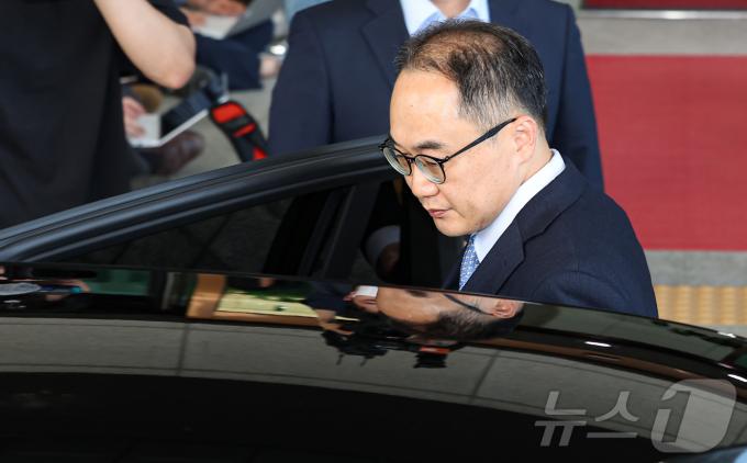 이원석 검찰총장이 3일 오후 서울 서초구 대검찰청을 나서고 있다. 2024.6.3/뉴스1 ⓒ News1 김도우 기자