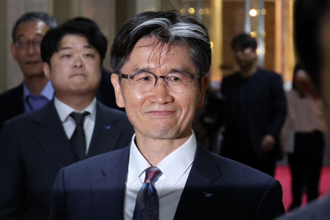 오동운 공수처장이 "법과 원칙에 따라 채상병 사건을 수사할 것"이라고 밝혔다. 사진은 오동운 공수처장이 서울 여의도 국회에서 김진표 국회의장을 예방을 위해 의장집무실로 향하고 있는 모습. /사진= 뉴시스