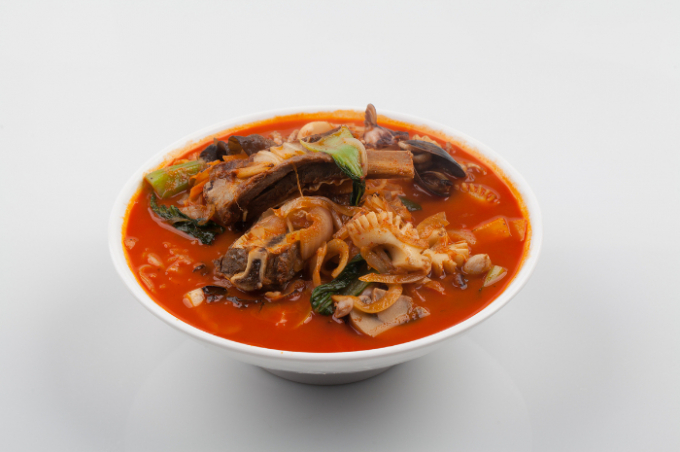 중국 음식점을 운영하는 60대 주방장이 동료에게 짬뽕국물을 끼얹어 화상을 입힌 혐의로 징역형 집행유예를 선고받았다. 사진은 기사과 무관. /사진= 이미지투데이