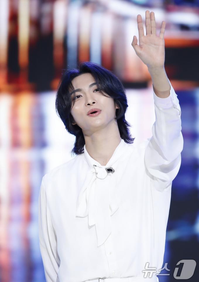 [사진] 에이티즈 성화, 순정 만화 주인공
