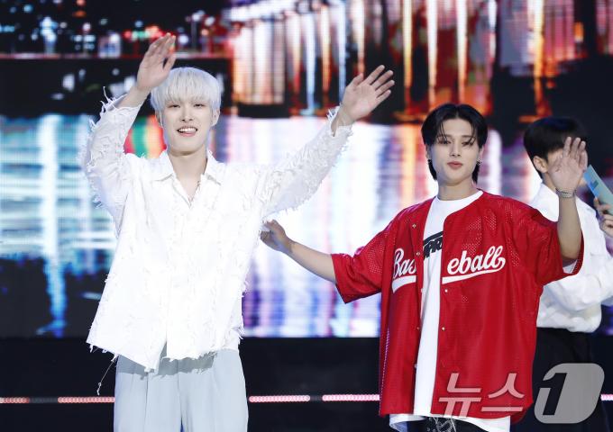 [사진] 에이티즈 민기·우영, 달콤한 떨림