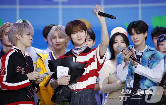 [사진] 에이티즈 여상 '더쇼' MC 하차 인사