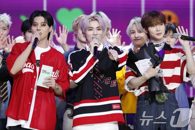 [사진] 우영·샤오쥔·여상 '더쇼'에서 반짝반짝