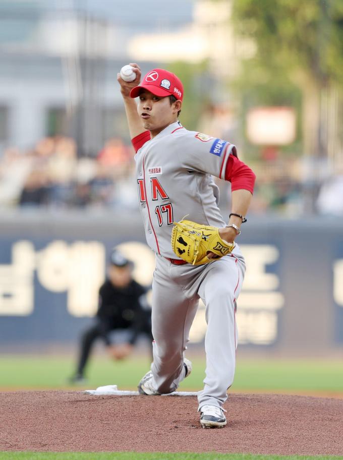 KIA 타이거즈 투수 임기영이 4일 열린 KBO리그 광주 롯데 자이언츠전에 선발 등판해 역투하고 있다. (KIA 타이거즈 제공)