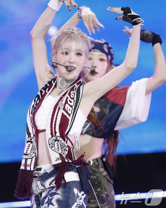 [사진] 희진, 하트