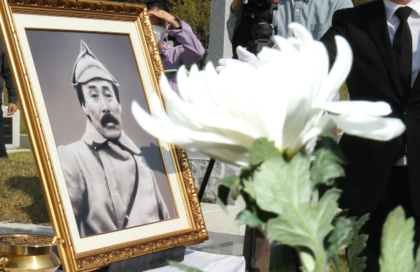홍범도 장군은 봉오동전투에 이어 청산리전투에서 활약했다. 사진은 대전 유성구 국립대전현충원에서 열린 홍범도 장군 순국 제80주기 추모식. /사진=뉴스1