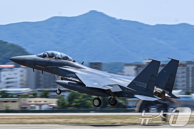 [사진] 이륙하는 F-15K