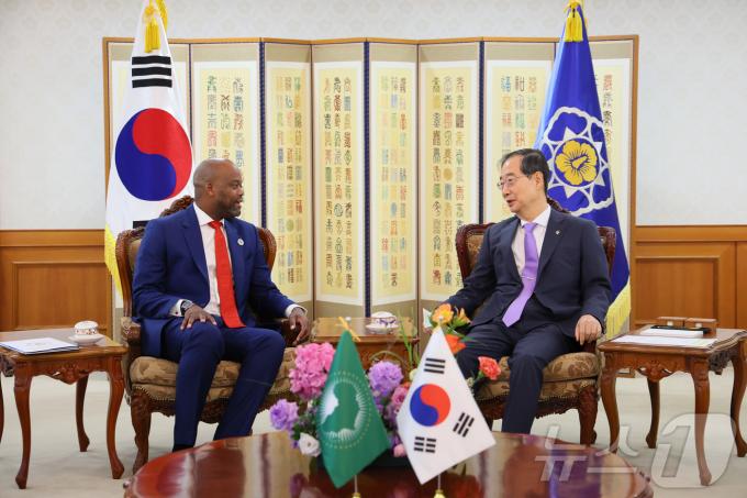 [사진] 한덕수 총리, AfCFTA 사무총장 접견