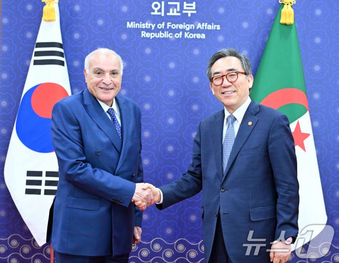 [사진] 한-알제리 외교장관 회담