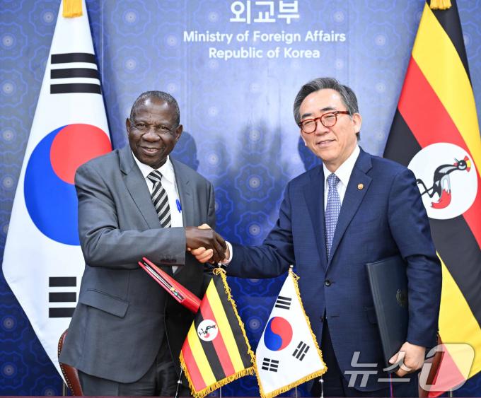 [사진] 한-우간다 EDCF 기본약정 체결