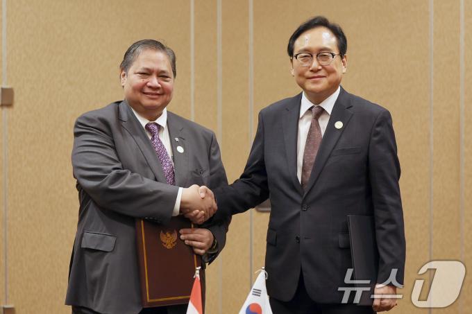 [사진] 한·인니 파리협정 제6조 이행 MOU