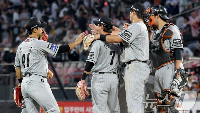 [사진] 한화, KT 3연전 싹쓸이