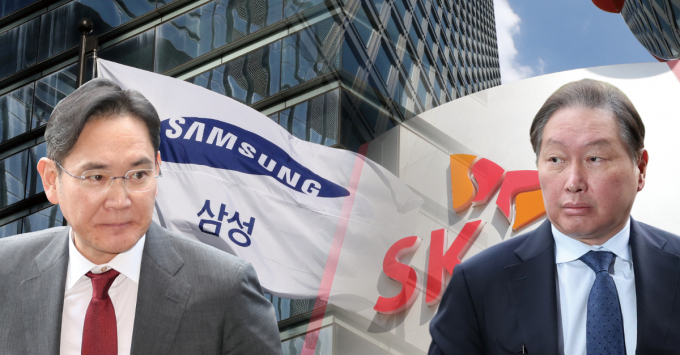 이재용 삼성전자 회장(왼쪽)과 최태원 SK그룹 회장의 위기 돌파 전략이 주목된다. /그래픽=김은옥 기자