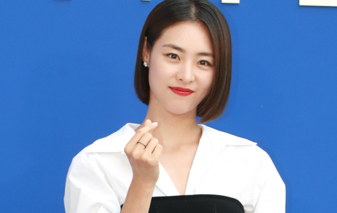 배우 이연희(36)가 엄마가 된다. 사진은 지난해 7월 서울 서초구 서울웨이브아트센터에서 열린 패션 브랜드 '타임(TIME) 23FW 패션쇼'에 참석한 배우 이연희. /사진=뉴스1