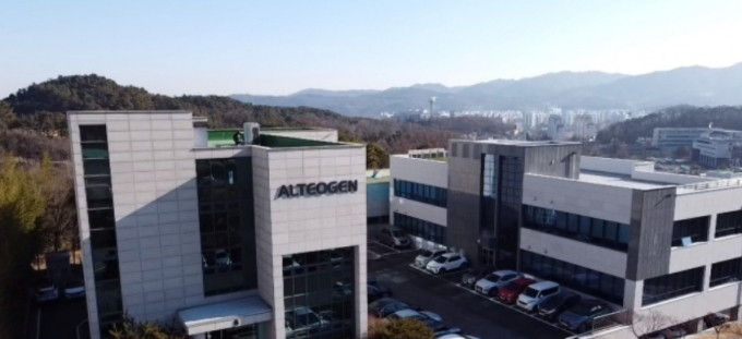 알테오젠이 역대 최고가를 경신하며 시가총액은 장 중 한때 에코프로를 앞질렀다. /사진=뉴스1(알테오젠 제공)