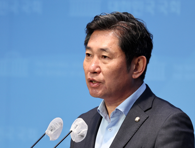 조오섭 신임 국회의장 비서실장이 "국회의 입법권을 회복하겠다"고 밝혔다. 사진은 조 신임 국회의장 비서실장이 지난 2월 27일 서울 여의도 국회 소통관에서 불법 선거운동에 의한 불공정 경선이 이뤄졌다며 이에 대한 수사 촉구 기자회견을 하는 모습이다. /사진=뉴스1