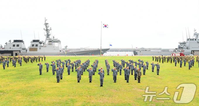 [사진] 해군 환태평양훈련전대 출항 환송식