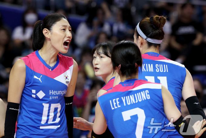 [사진] 파이팅 넘치는 김연경