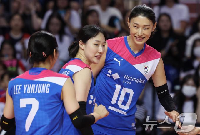 [사진] 김연경 '마지막 국대, 즐겁게'