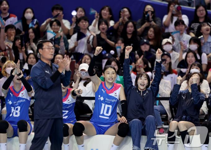 [사진] 환호하는 김연경