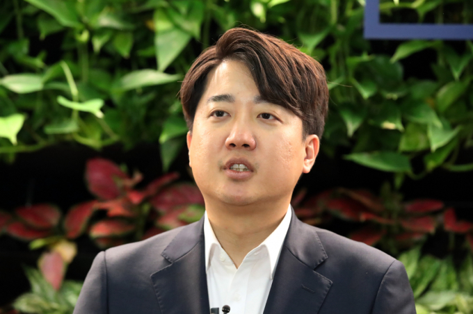 이준석 개혁신당 의원이 문재인 전 대통령 부인 김정숙 여사의 인도 방문과 관련된 의혹을 제기하는 국민의힘을 향해 대통령실, 관저공사 수의계약을 모두 공개하라고 목소리를 높였다. /사진=뉴스1