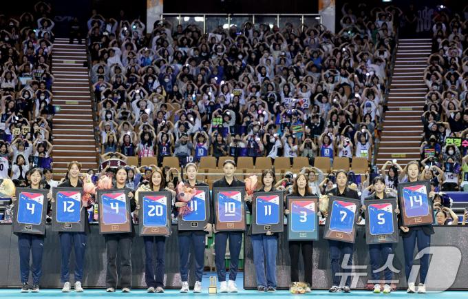 [사진] 한 시대를 풍미했던 김연경 등 배구 국가대표팀 선수 은퇴식