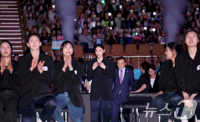 [사진] 은퇴식 입장하는 김연경