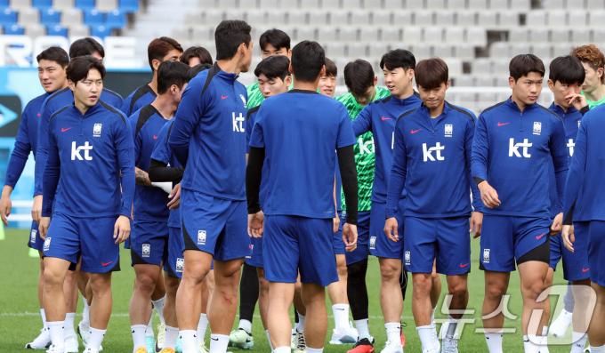 [사진] 하이파이브로 시작하는 훈련