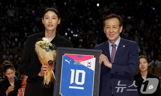 [사진] 한국 여자배구 역사에 남을 10번