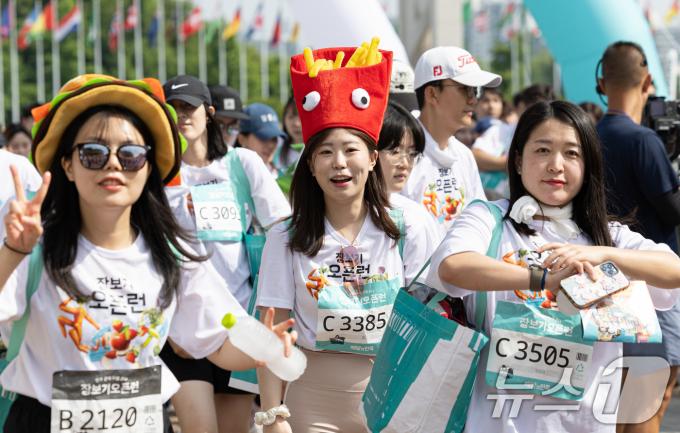 [사진] 즐거운 휴일 '2024 장보기 오픈런'