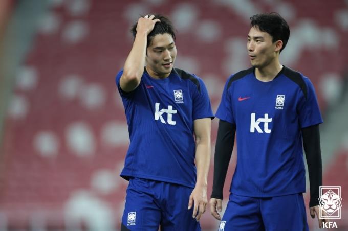국가대표팀 데뷔전을 치른 배준호(왼쪽)(대한축구협회 제공)
