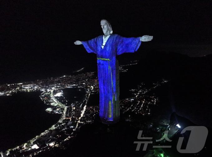 [사진] 푸른 한복 입은 브라질 리우 예수상