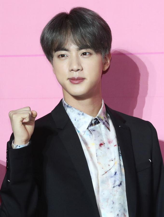 방탄소년단(BTS)의 맏형 진(본명 김석진)이 오는 12일 육군 만기 전역한다. /사진=뉴스1