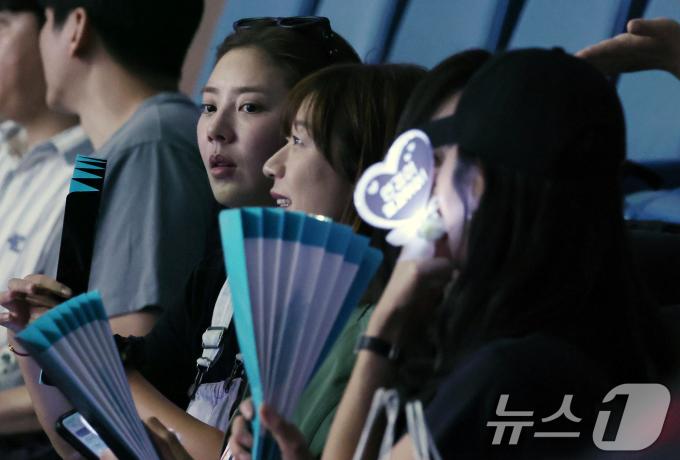 [사진] 김연경 초청 올스타전 찾은 손담비