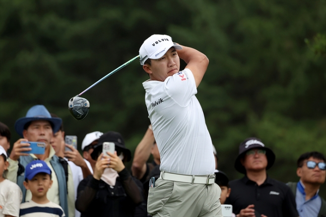 KPGA 선수권대회 최종라운드 9번 홀에서 이글을 기록한 김홍택. /사진= KPGA