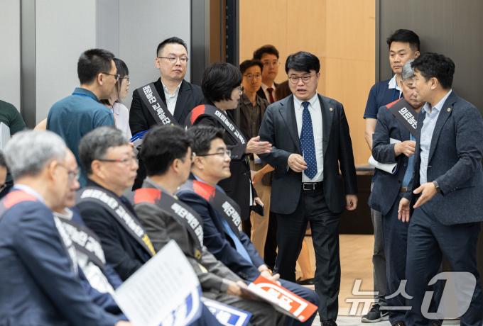 [사진] 전국의사대표자회의 참석하는 임현택 회장