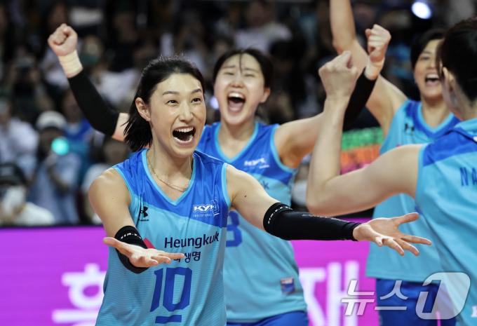 [사진] 환호하는 김연경