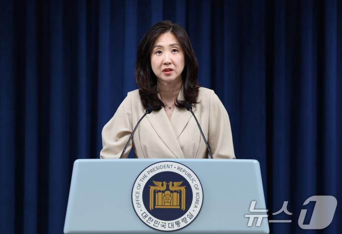 [사진] 현안 브리핑 하는 김수경 대통령실 대변인