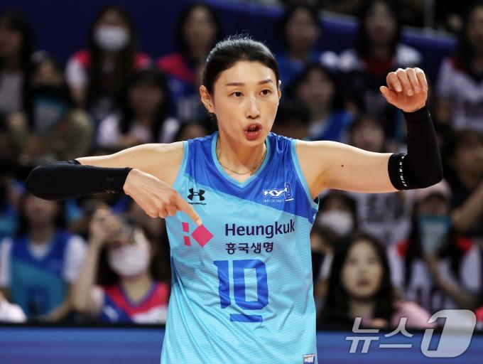 [사진] 김연경 '빛나는 리더십'