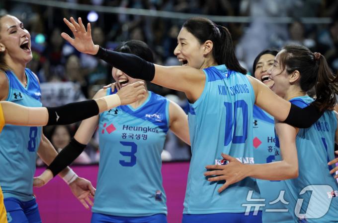 [사진] 김연경 '팀과 함께'