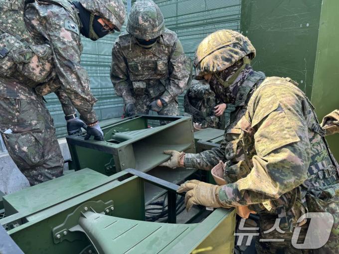[사진] 軍, 대북 방송 대비 ‘자유의 메아리 훈련’ 마쳐…“임무수행 가능”