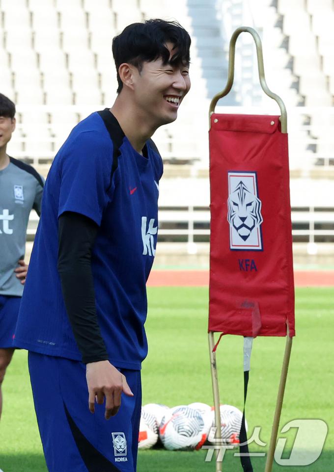[사진] 대표팀에 오면 즐거운 '캡틴' 손흥민
