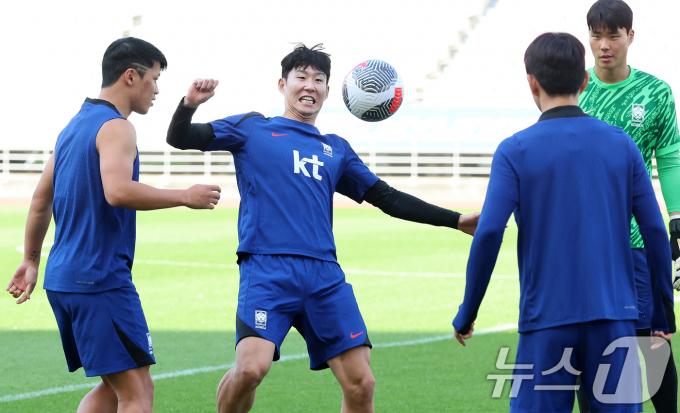 [사진] 손흥민, 날 말리지 마!
