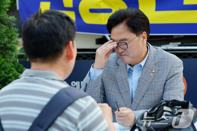 [사진] 노원구민 민원 듣는 우원식 국회의장